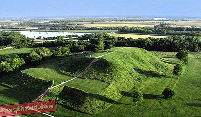 Monks Mound, la più grande struttura in terra di Cahokia.
