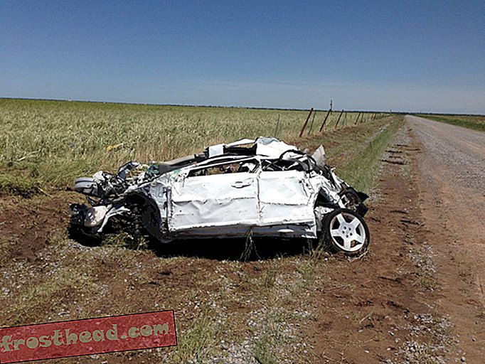 2013_El_Reno_tornado_Samaras_Car.jpg