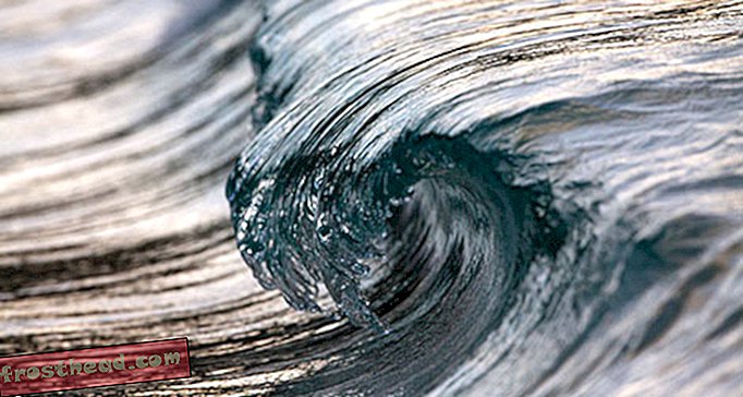 Estas olas oceánicas parecen esculturas líquidas