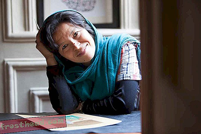 लेख, कला और संस्कृति, कला और कलाकार, स्मिथसोनियन, प्रदर्शनियों में - अफगानिस्तान में ट्रांसफॉर्मिंग करने वाली महिला कारीगरों की एक पूर्व प्रथम महिला में एक मेजर बूस्टर है