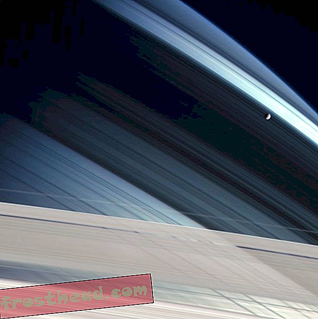 Сатурн са Мимасом