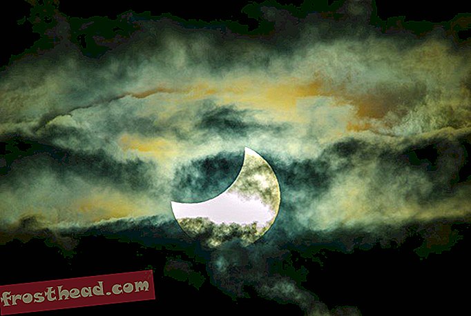 Джеймс-niland-слънчеви затъмнение-1.jpg