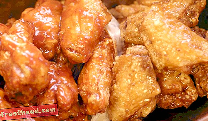 artículos, arte y cultura, comida, en el smithsonian, curators 'corner - Cómo el pollo frito coreano, también conocido como "pollo dulce", se convirtió en un alimento reconfortante transnacional