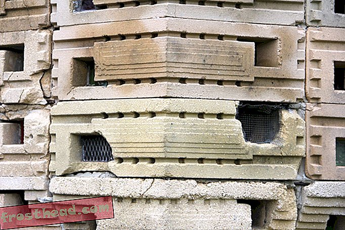 Closeup vista do bloco de concreto existente (imagem cortesia do FSC)