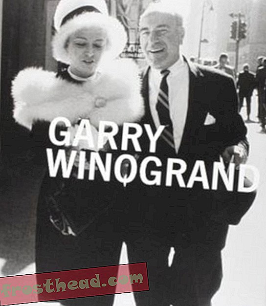 Preview thumbnail for video 'Garry Winogrand (Metropolitan Museum, New York: Exhibition Catalogues)