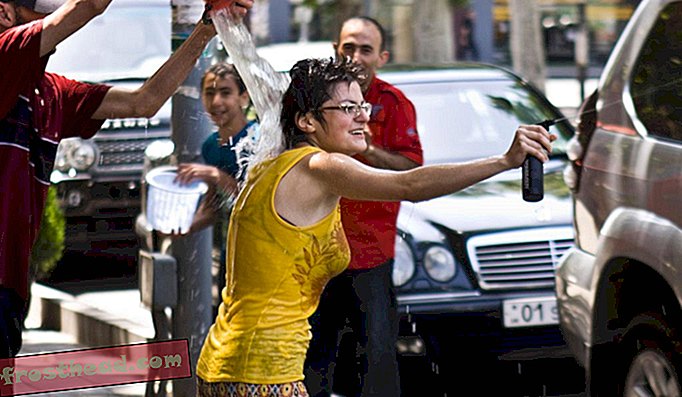 «En Arménie, cette fête est principalement joyeuse et populaire, rien que par les jeux de lancer d’eau», explique Ruzanna Tsaturyan.