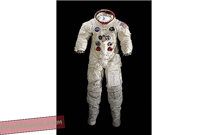 Costumul spațial al lui Neil Armstrong