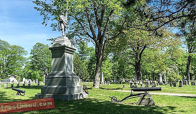 Memorial de război civil în Cimitirul Evergreen.