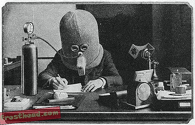 V številki revije 'Science and Invention' iz leta 1925 se je pojavila slika Izolatorja Huga Gernsbacka.
