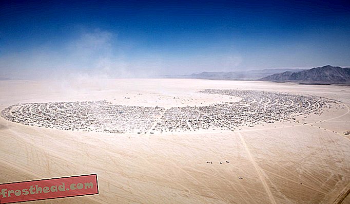 Vue aérienne de Burning Man à Black Rock City, 2012