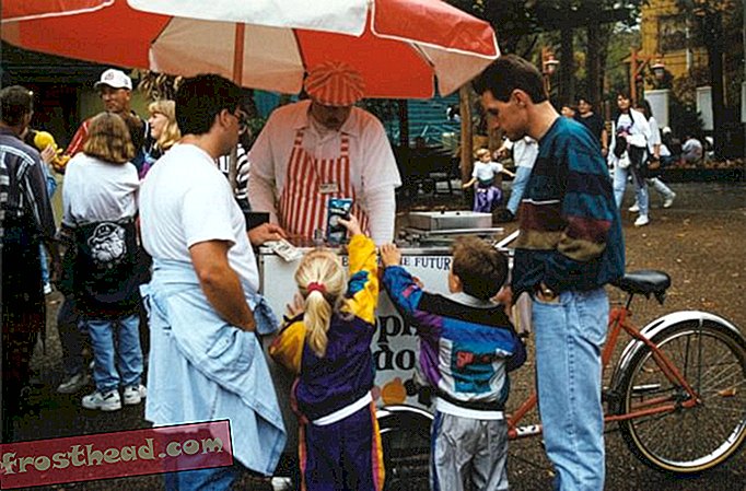 Un chiosco Dippin Dots in Opryland USA nel 1994.