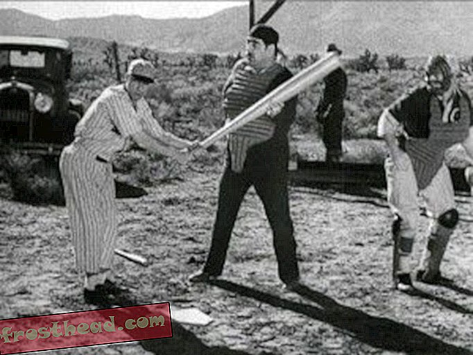 Buster Keaton floker med dommeren Dewey Robinson i One Run Elmer (1935)