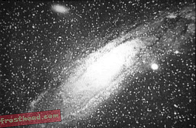 A Grande Nebulosa de Andromeda, fotografada em 1899.
