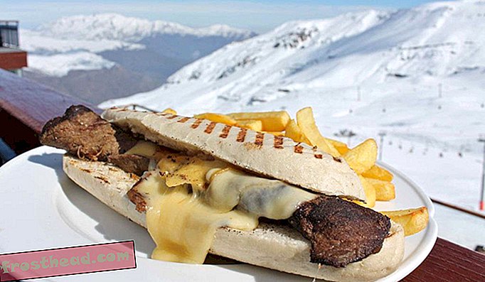 Een sandwich in restaurant Bajo Zero in Valle Nevado.