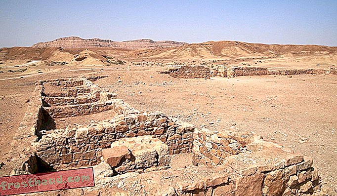 De ruïnes van de karavaan stoppen bij Saharonim.