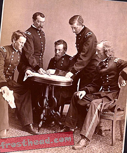 A tábornokok megvizsgálják a dokumentumot