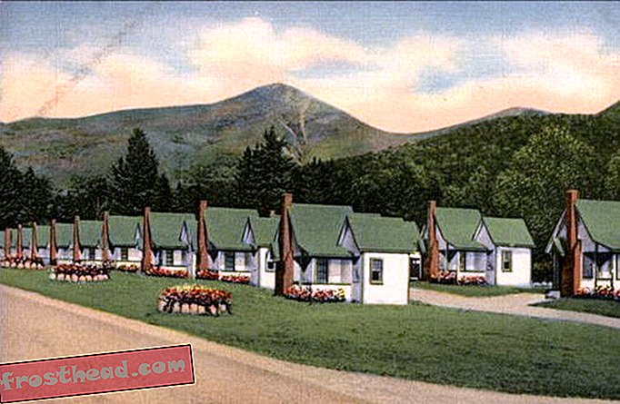 O carte poștală prezintă The Village Village East din New Hampshire