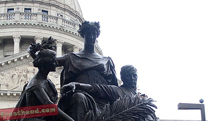 Statua delle donne della Confederazione
