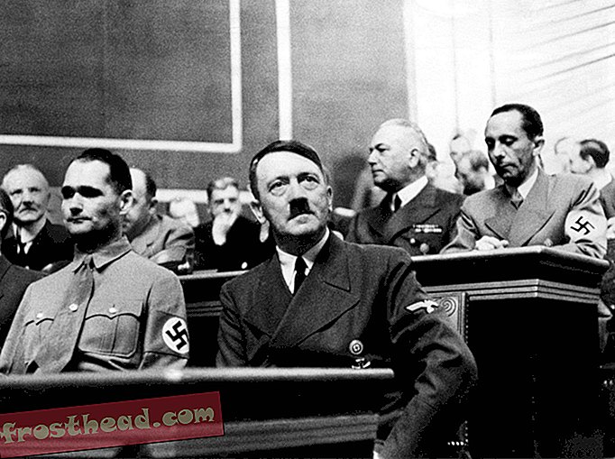 De eerste momenten van de definitieve oplossing van Hitler