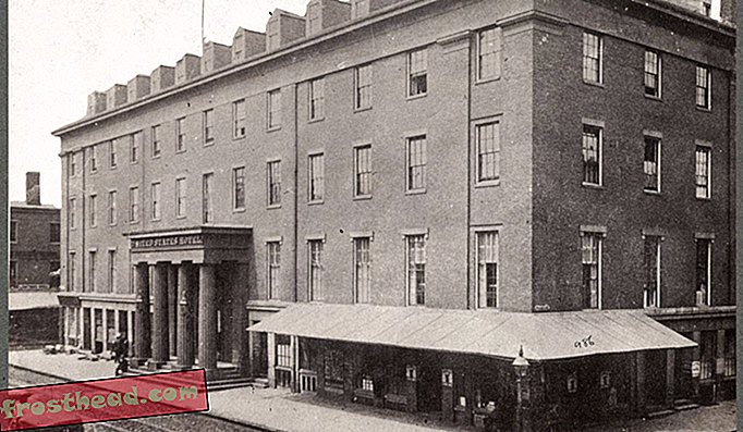 ”Professori” Wingard asetti itsensä Bostonin upeaan Yhdysvaltain hotelliin, joka on kuvattu täällä vuonna 1883. McClintock ja Holgate oleskelivat vähemmän nälkäisessä Adams-talossa.
