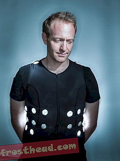 Může nám tato futuristická vesta dát šestý smysl?