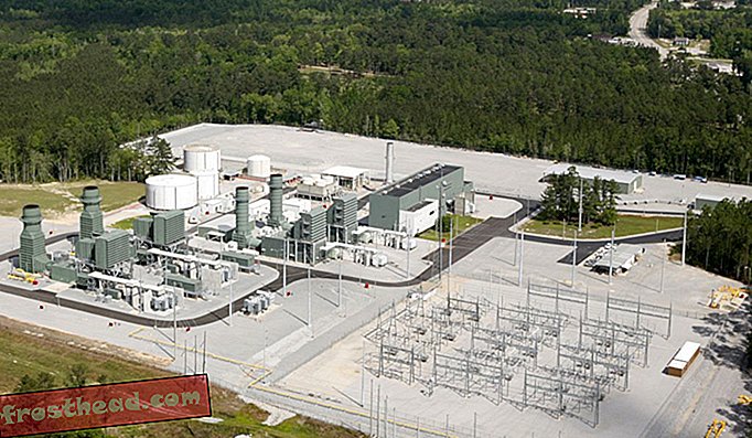Ülaltpoolt näeb McIntoshi tehas välja nagu tavaline maagaasielektrijaam, kuid otse poole miili kaugusel pinnast asub ainulaadne energiasalvestusmehhanism.