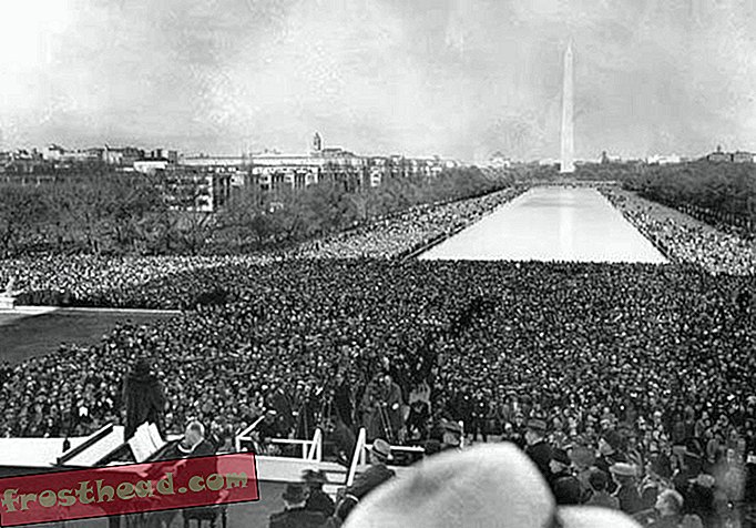 Enne 75 000 rahvahulka jõudmist sai Andersoni etendus ühtsuse märgiks