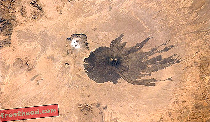 Sopka Emi Koussi v poušti Sahara