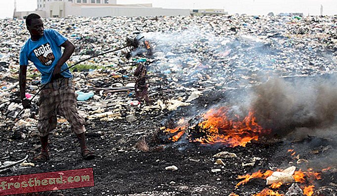 La vérité brûlante derrière une décharge de déchets électroniques en Afrique