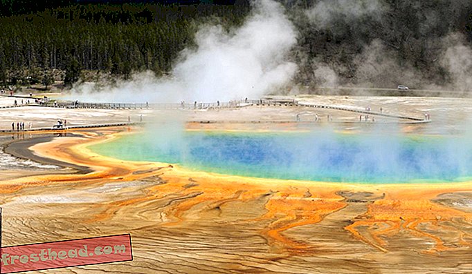 Tiede Yellowstonen Rainbow-kuumavesien takana