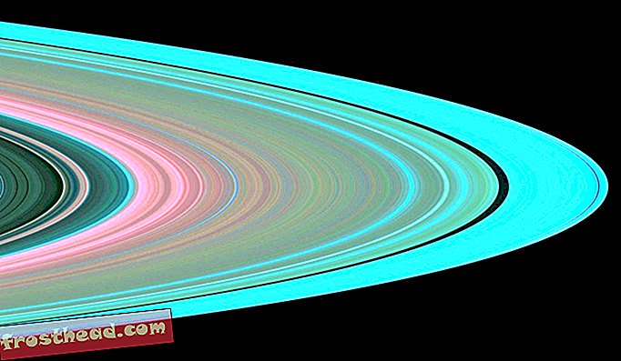Tämä vääränvärinen kuva luotiin käyttämällä radiosignaaleja, jotka lähetettiin Cassinista takaisin maan päälle Saturnuksen renkaiden kautta.