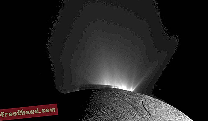 Enceladus के दक्षिणी ध्रुव पर गीज़र बेसिन