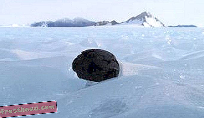 Les météorites ferreuses jouent à cache-cache sous la glace antarctique