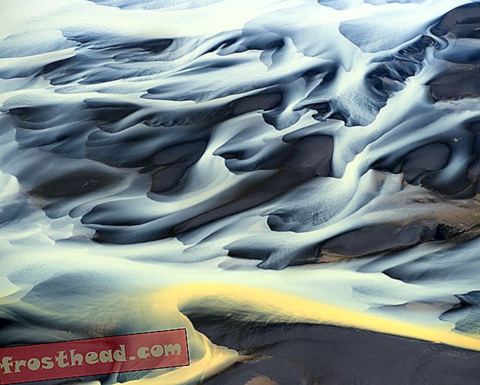 Pemandangan Udara dari Sungai Vulkanik di Iceland
