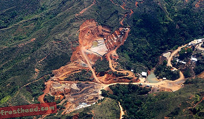 Daune ecologice cauzate de exploatarea ilegală de aur într-o zonă rurală din Santander de Quilichao, în departamentul Cauca, 13 februarie 2015. Minele sunt raportate a fi controlate de grupuri armate ilegale.