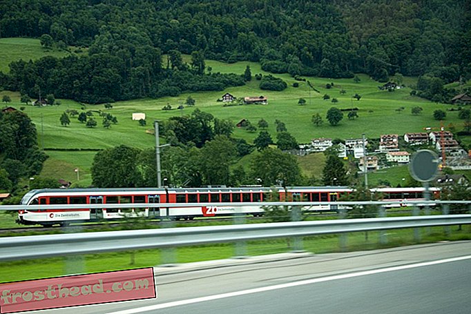 Rongid, mis sõidavad vihaga Šveitsi elanike taga kolm minutit