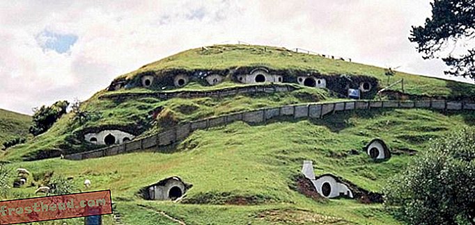 άρθρα, έξυπνες ειδήσεις, έξυπνη επιστήμη ειδήσεων - Η πραγματική ζωή Hobbit Village αποδεικνύει τον πιο πράσινο τρόπο να ζουν είναι όπως Bilbo Baggins