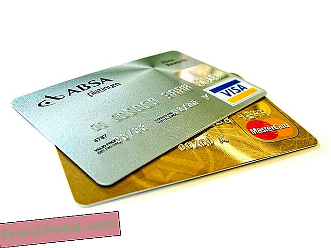 Empat Puluh Tahun Ago, Wanita Mempunyai Masa Keras Mendapatkan Kad Kredit