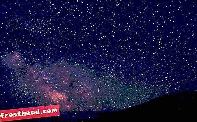 Αυτό το εκπληκτικό, έξι και μισή ώρα βίντεο του ουρανού της νύχτας θα σας μεταφέρει στην έρημο