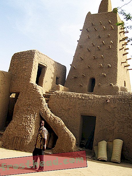 Starożytne relikwie Timbuktu leżą w ruinach z rąk grupy bojowników