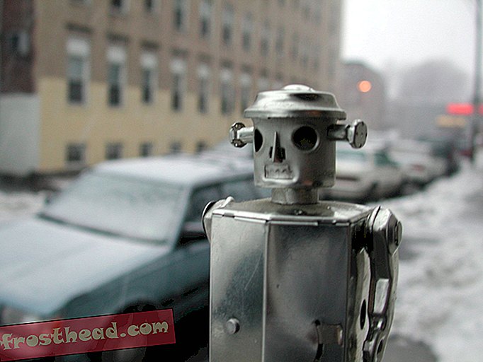 लोग रोबोट के बारे में सतही के रूप में 'इंसान के रूप में दिखते हैं'