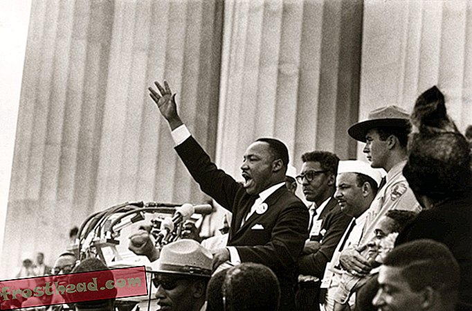 Снимки на MLK по време на работа: Лидерът на гражданските права преди и след речта си „Имам мечта“