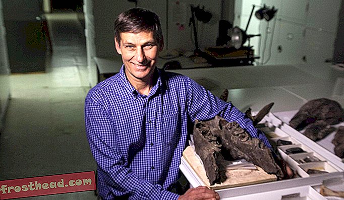 Smithsonian paleobiológus, Brian Huber