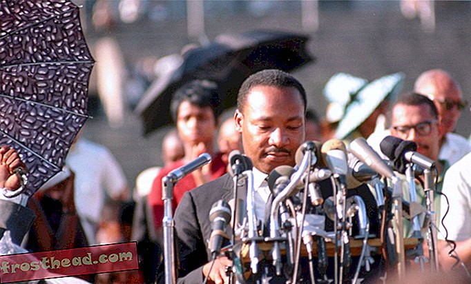 Zbirka fotografija rijetkih boja u boji prikazuje MLK koji vodi čikaški pokret za slobodu
