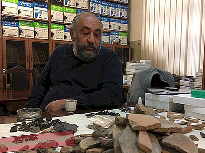 आर्मेनिया के विशालकाय, प्राचीन मिट्टी के बरतन का पता लगाना