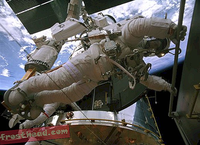 Bak kulissene fra “Hubble 3D”, spiller nå på Air and Space Museum
