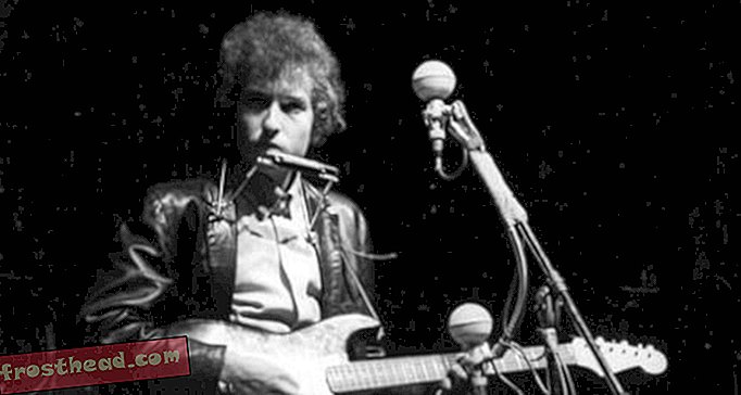 artiklid, sepikoda, ajaveebid, kaubanduskeskuse ümbruses - Bob Dylani jope tuleb Ameerika Ajaloomuuseumi