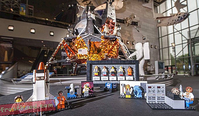 Pada 2017, Lego memperkenalkan action figure Margaret Hamilton, bagian dari koleksi Women of NASA (di atas di Air and Space Museum).