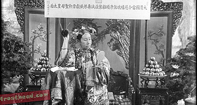 články, v kovárně, blogy, v obchoďáku - Extrémní proměna císařovny Dowager Cixi