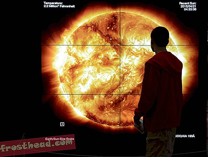 Тези двама учени превърнаха данни от слънцето в произведение на изкуството